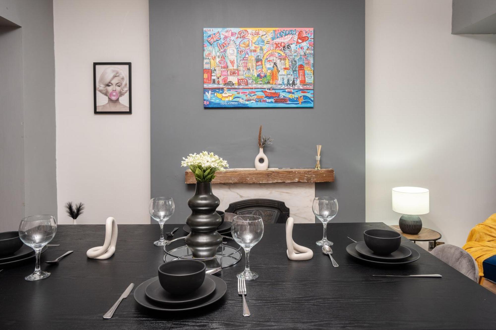 Modern & Spacious - Pool Table - Free Parking - Sleeps 10 Manchester Esterno foto